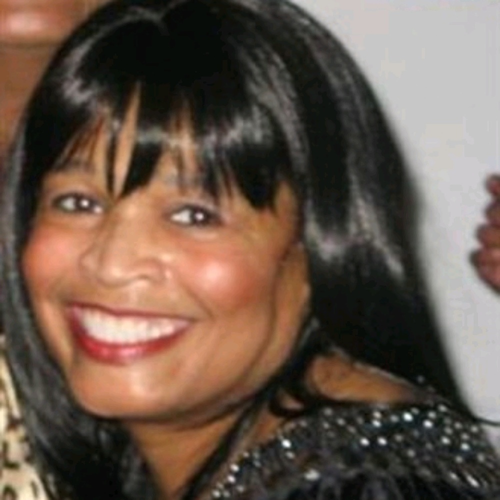 Meet your Posher, Sharon